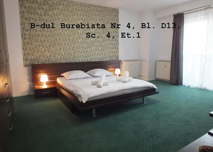 Alba Iulia Square - And 布加勒斯特